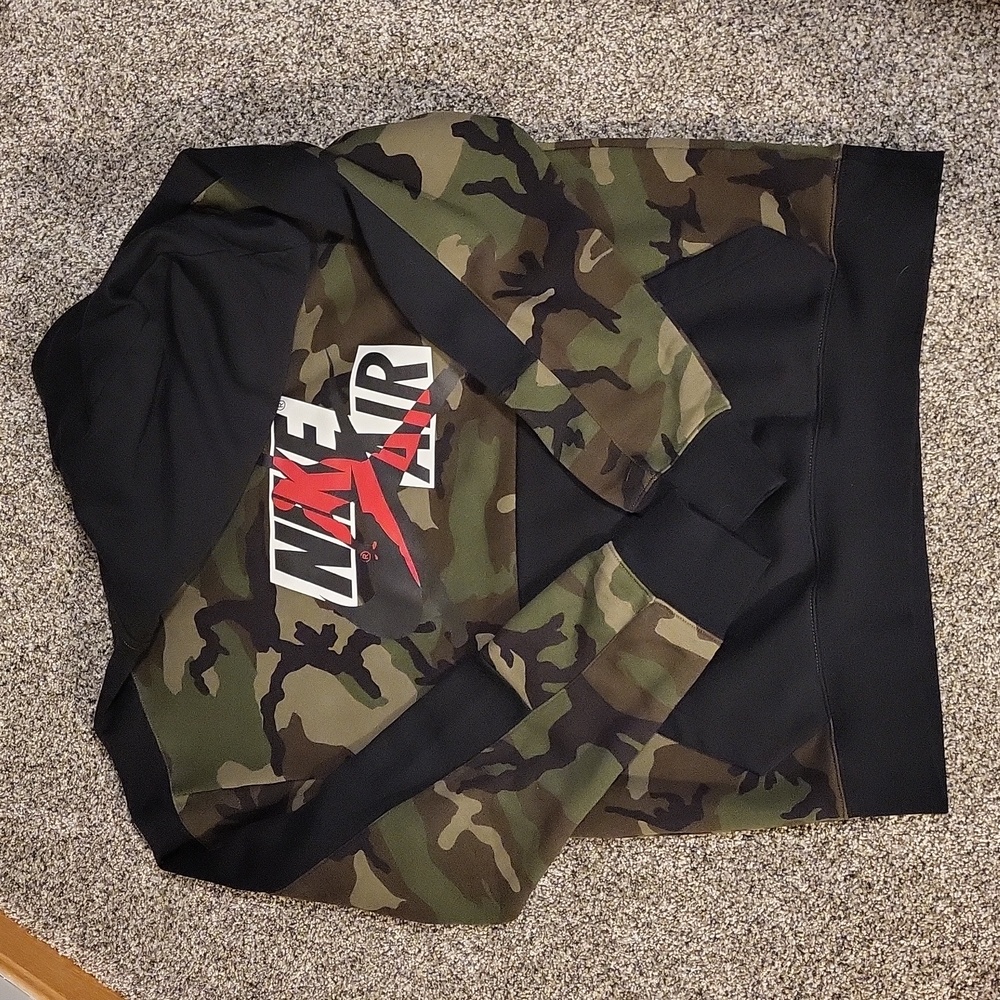 Nike Air Jordan Men's Camo and Black Hoodie